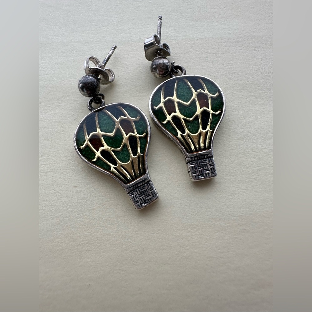 Carolyn Pollack enamel with gold  hot air balloon 
S.S. Back